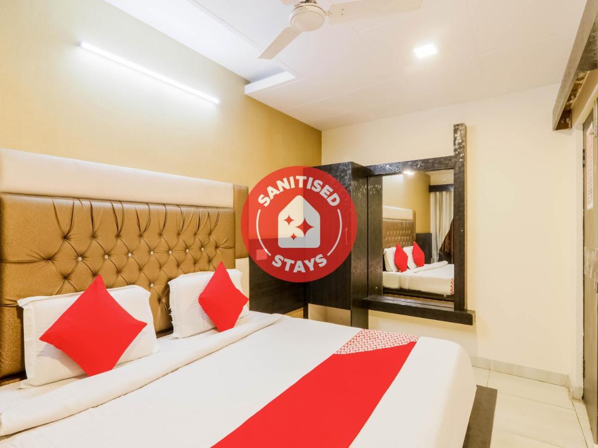 Oyo 79765 Hotel Samrat Lucknow Exteriör bild