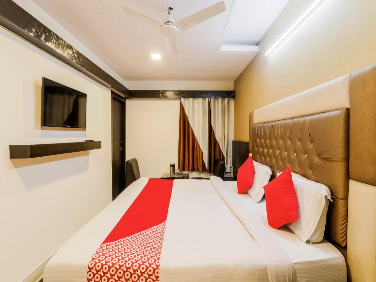 Oyo 79765 Hotel Samrat Lucknow Exteriör bild