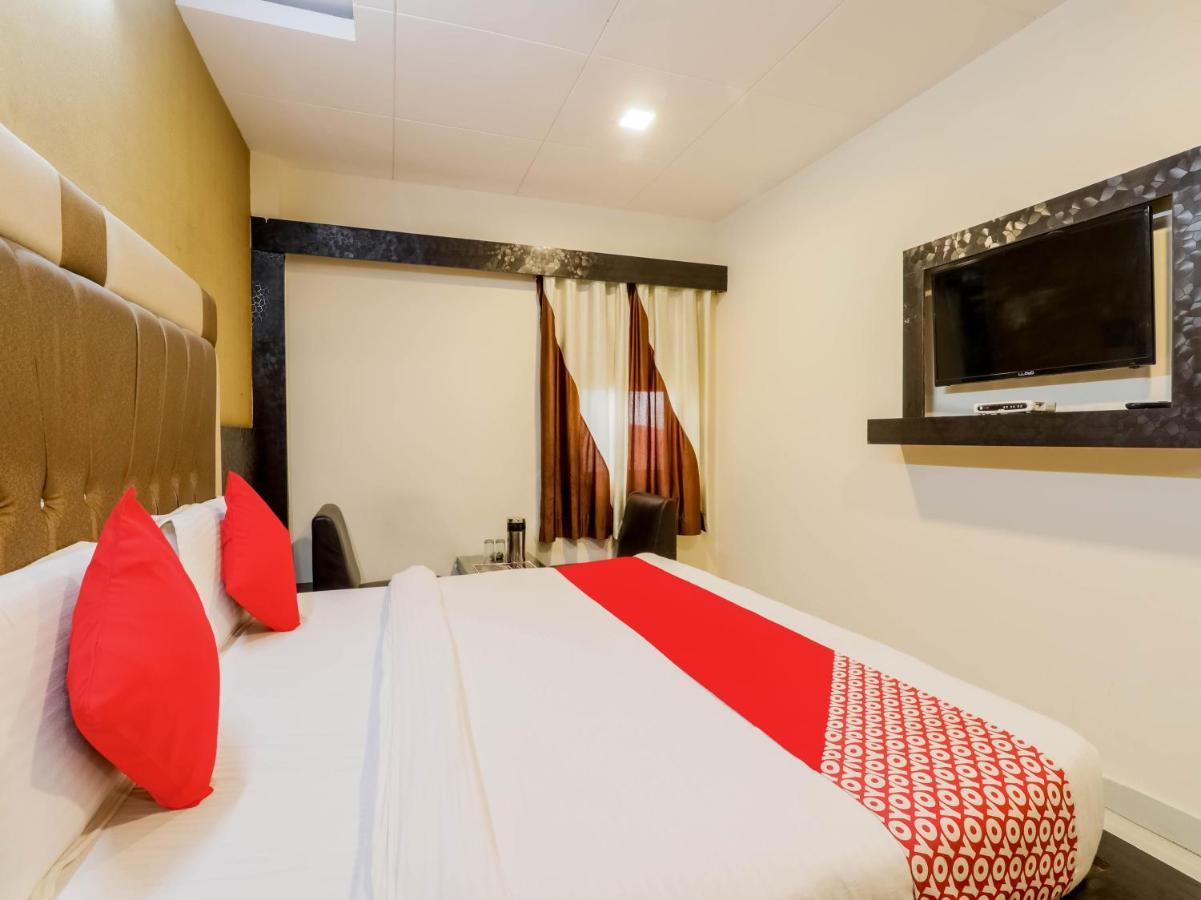 Oyo 79765 Hotel Samrat Lucknow Exteriör bild