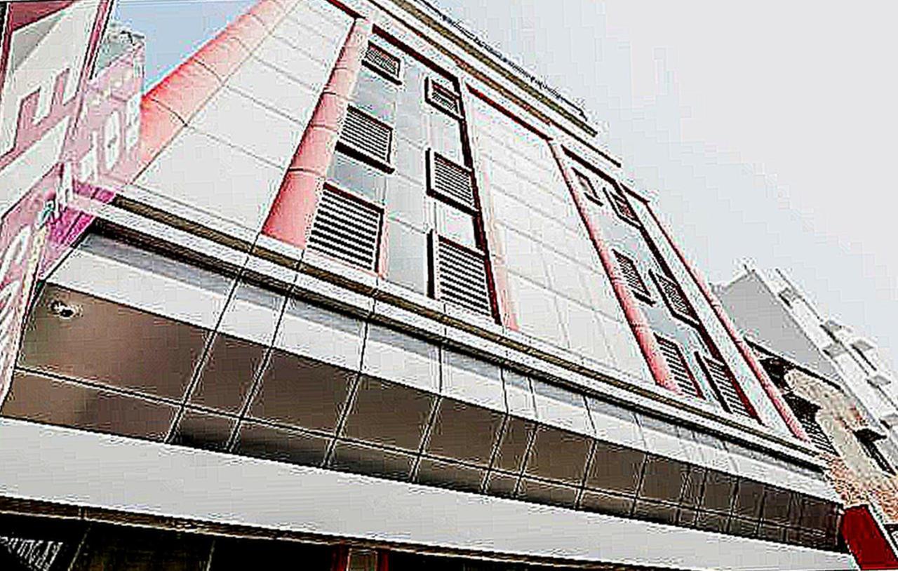 Oyo 79765 Hotel Samrat Lucknow Exteriör bild