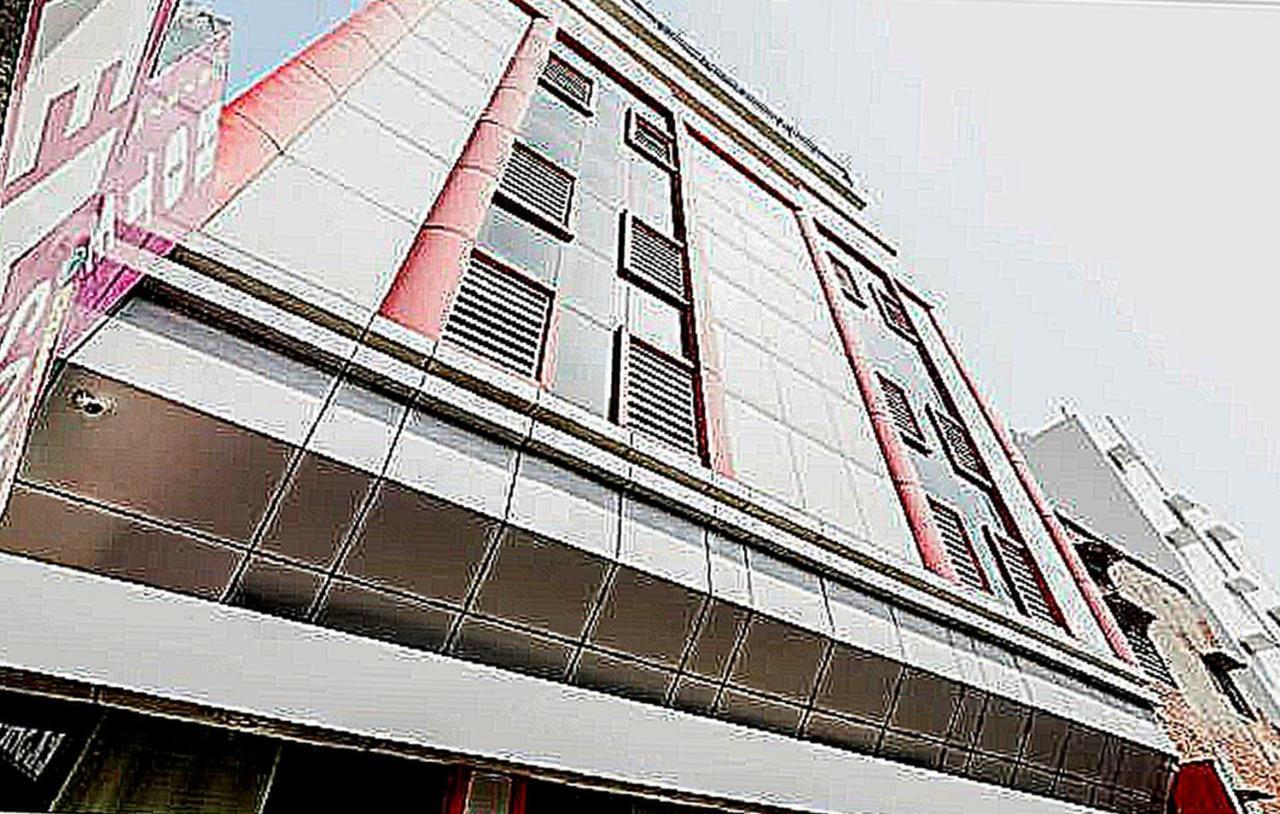 Oyo 79765 Hotel Samrat Lucknow Exteriör bild